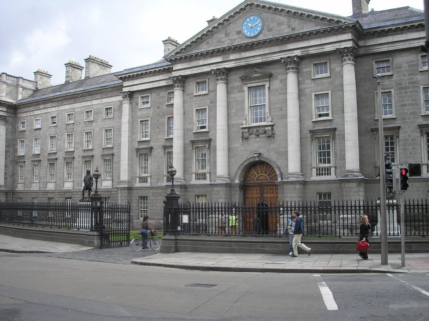 Dublin: Highlights and Hidden Corners Walking Tour - Why this Dublin walk works as a first introduction