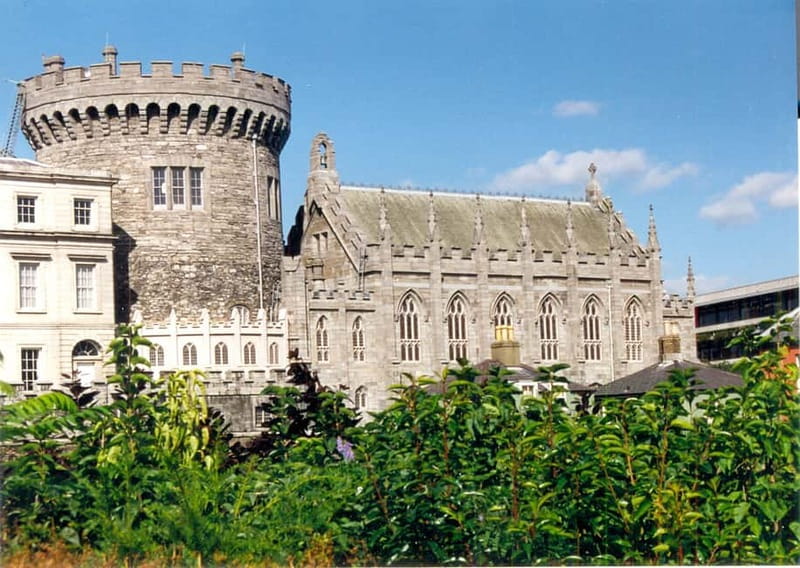 Dublin: Sightseeing Walking Tour in German - Starting on Dame Street at the Tree of Gold