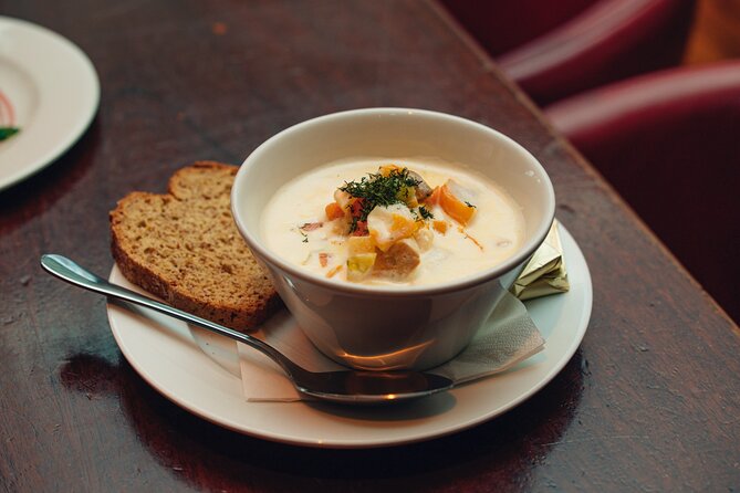 Dublin Traditional Irish 3 Course Meal Walking Tour with Local - Who should book this Dublin food walk