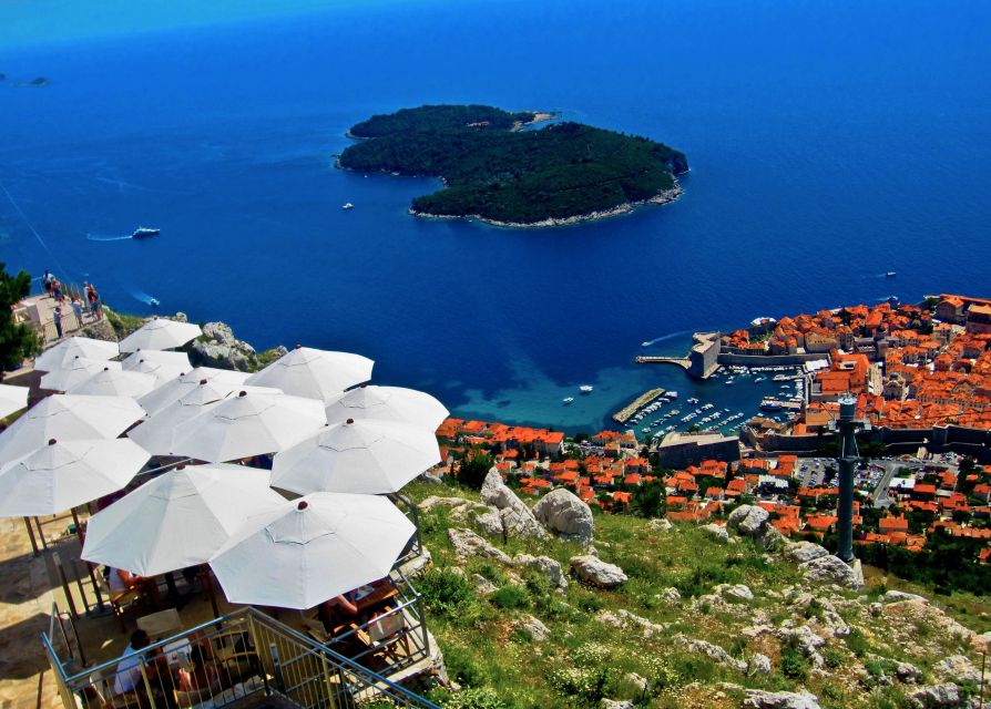 Dubrovnik: Cable Car, Walking Tour and City Walls Combo - Entering the Old Town with a local guide