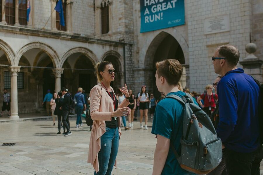 Dubrovnik: Early Bird Walking Tour - Dubrovnik Cathedral and the city’s religious center