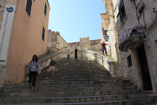 Dubrovnik: Old Town Walking Tour - Large Onofrio’s Fountain and the practical side of history