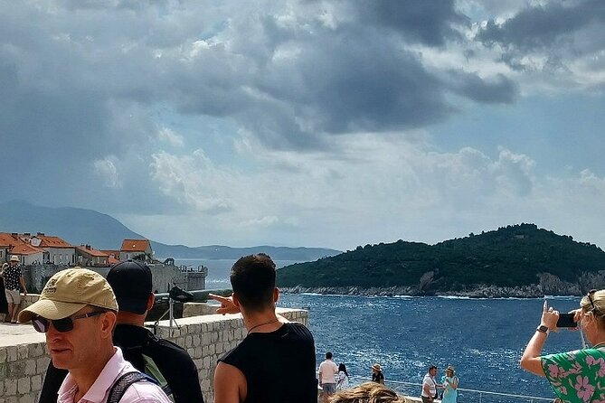 Dubrovnik: Old Town Walking Tour - Orlando’s Column and the Republic of Ragusa