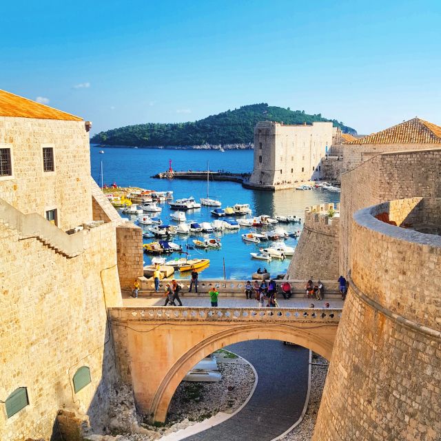 Dubrovnik: Panoramic Ride and Old Town Guided Walking Tour - Franjo Tuđman Bridge and the view over Gruž