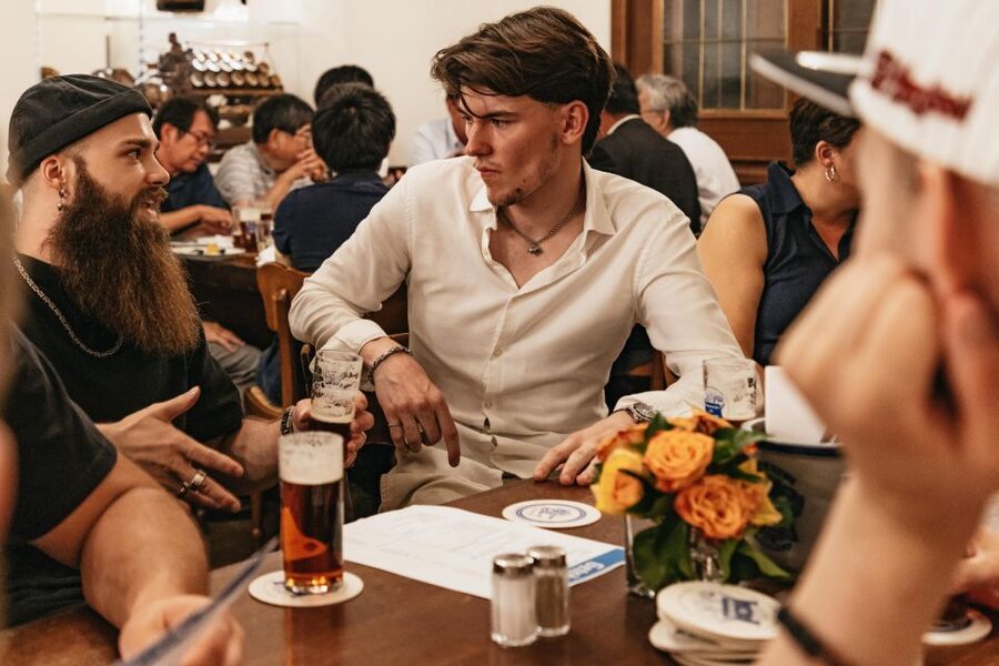 Düsseldorf: Altbier-Safari Beer Walking Tour - Füchschen, Schumacher, Schlüssel, and Uerige