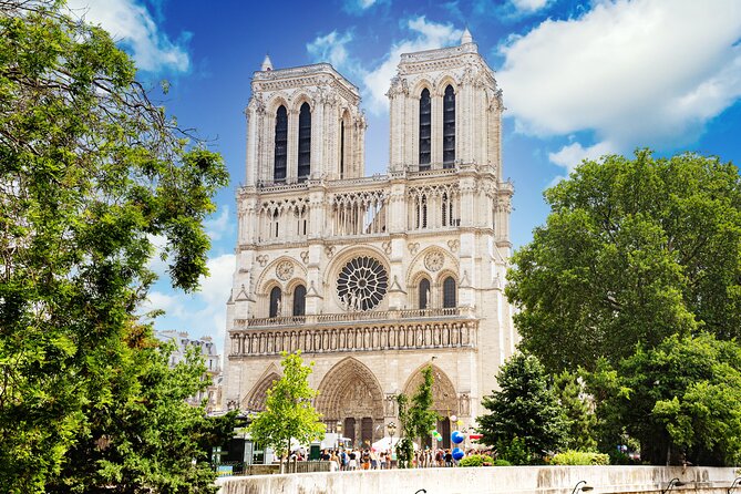 Early Access Paris Notre Dame Cathedral Walking Tour - Walking Île de la Cité from Roman power to royal power