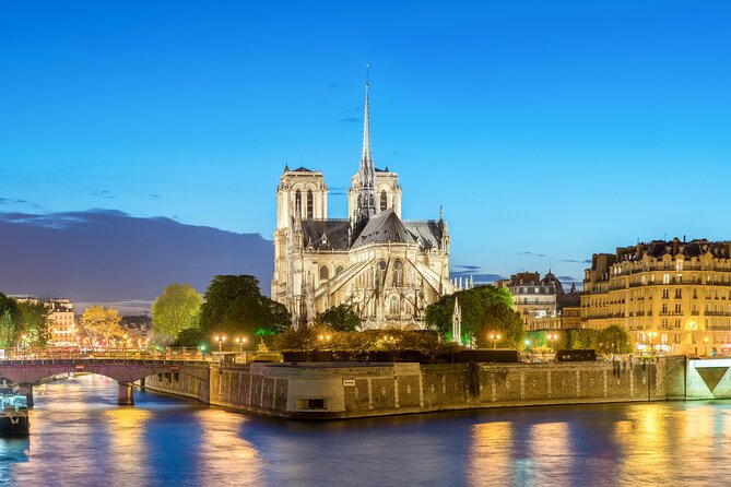 Early Access Paris Notre Dame Cathedral Walking Tour - Square Jean XXIII and the best Notre Dame photographs