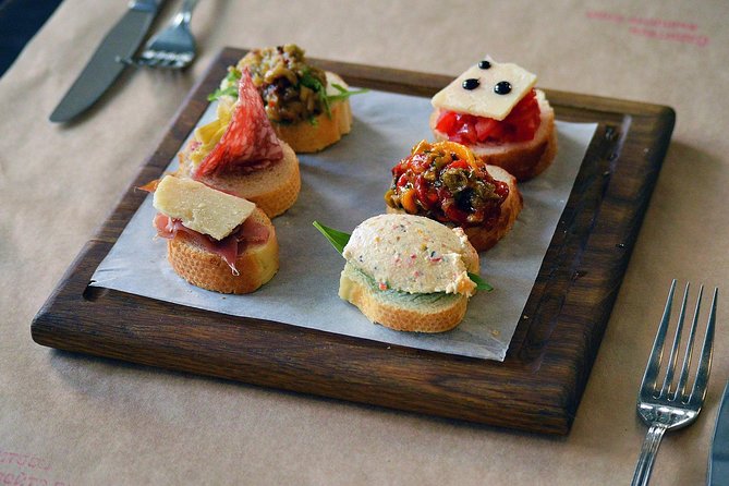 Eat Like a Local: Venice 3-Hour Small-Group Food Tasting Tour - Finishing with artisan gelato