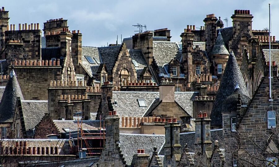 Edinburgh: 3-Hour Historical Walking Tour in Spanish - Key points to know before booking