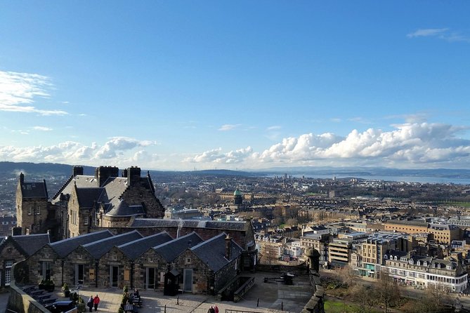 Edinburgh Castle Guided Walking Tour in English - Why this Edinburgh Castle tour works