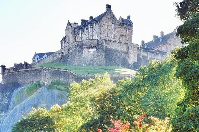 Edinburgh Castle Guided Walking Tour in English - Cold, wind, rain, and the exposed castle grounds