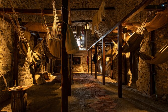 Edinburgh Castle: Guided Walking Tour with Entry Ticket - The Great Hall and Royal Palace: what you see afterward