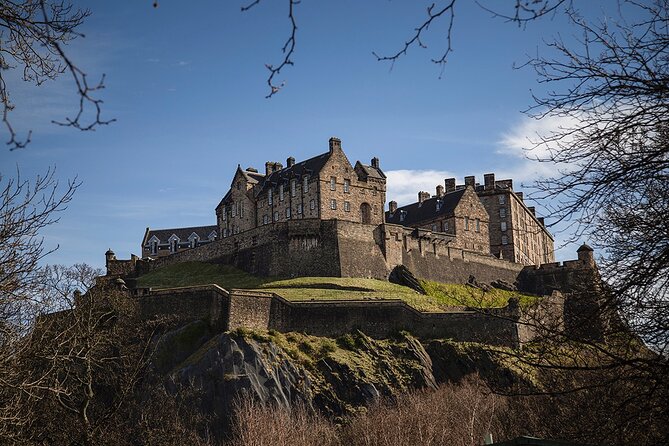 Edinburgh Castle & Royal Mile Walking Tour - Ticket Included - Walking the Royal Mile in 20 minutes