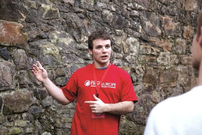 Edinburgh Darkside Walking Tour: Mysteries, Murder and Legends - Starting on the Royal Mile at 6:30 pm