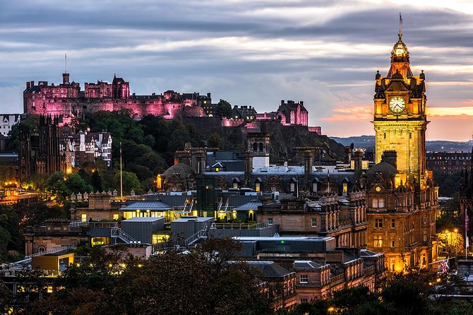 Edinburgh Darkside Walking Tour: Mysteries, Murder and Legends - Group size, guide style, and hearing the stories
