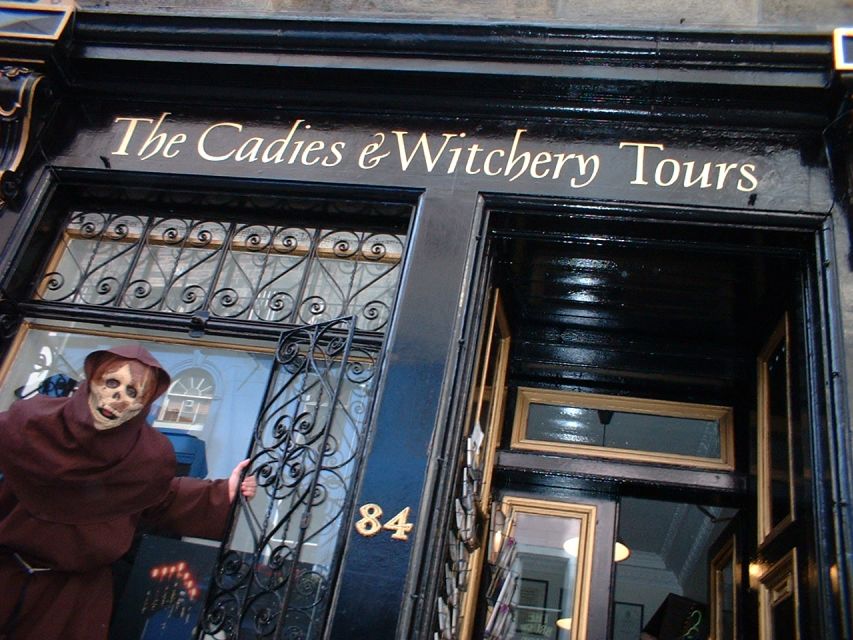 Edinburgh Ghosts & Gore Walking Tour - Exploring Edinburgh’s closes and courtyards