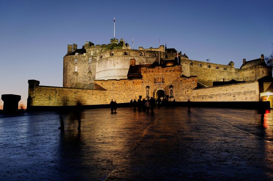 Edinburgh: Guided Ghost Walking Tour - Who will enjoy this Edinburgh ghost walk