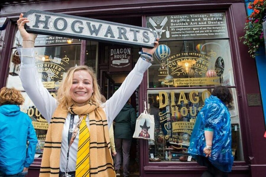 Edinburgh: Guided Harry Potter Walking Tour - Greyfriars Kirkyard and the Tom Riddle connection