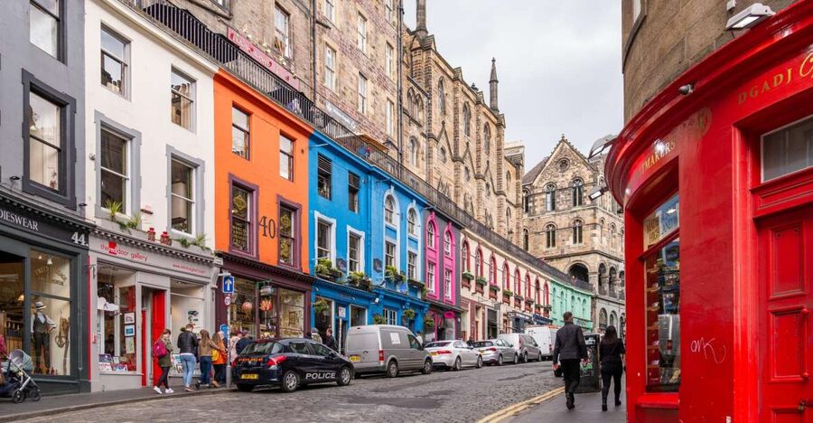 Edinburgh: Harry Potter Magical Guided Walking Tour - Greyfriars Kirkyard and the Tom Riddle connection