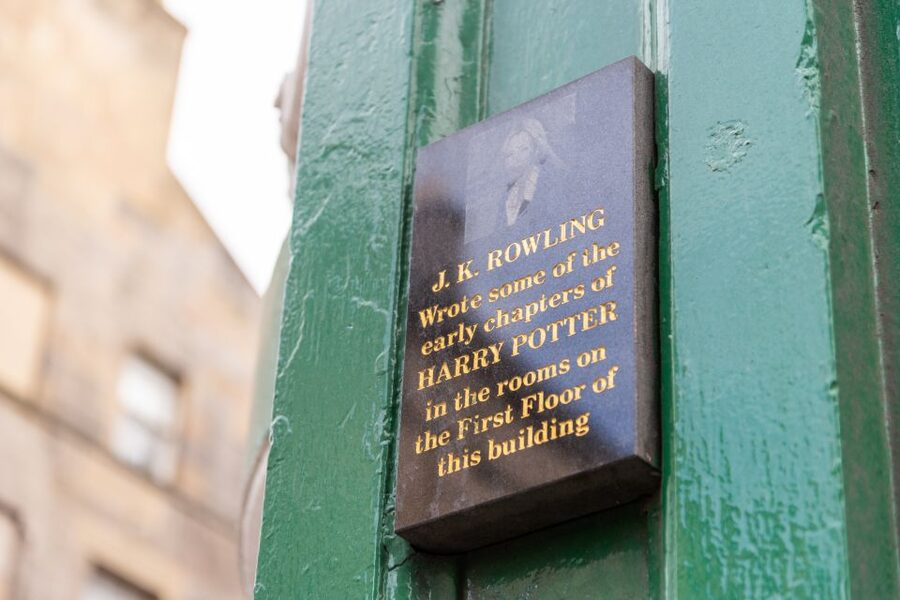Edinburgh: Harry Potter Magical Guided Walking Tour - Victoria Street, Grassmarket, and the wizarding mood