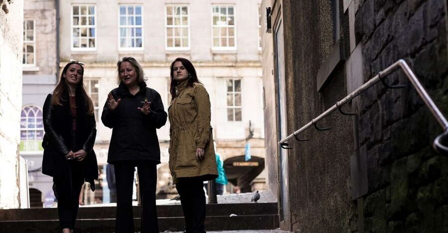 Edinburgh: Multi-Sensory Old Town Historical Walking Tour - Finishing near Edinburgh Castle