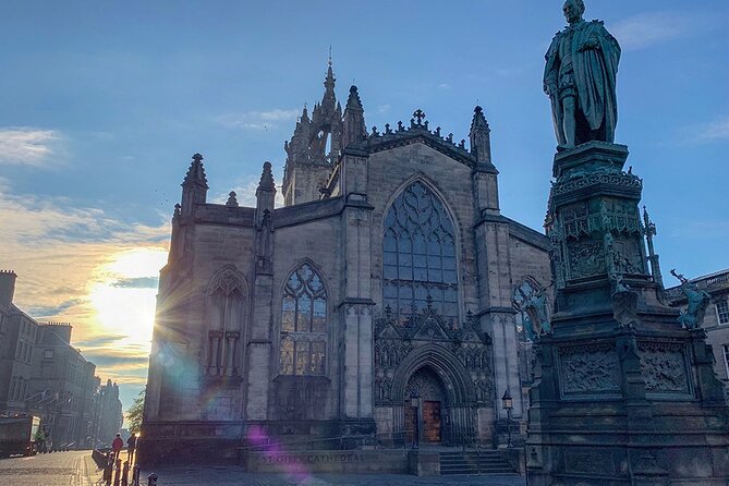 Edinburgh Old Town: Historical Guided Walking Tour - Two hours through Edinburgh’s medieval streets