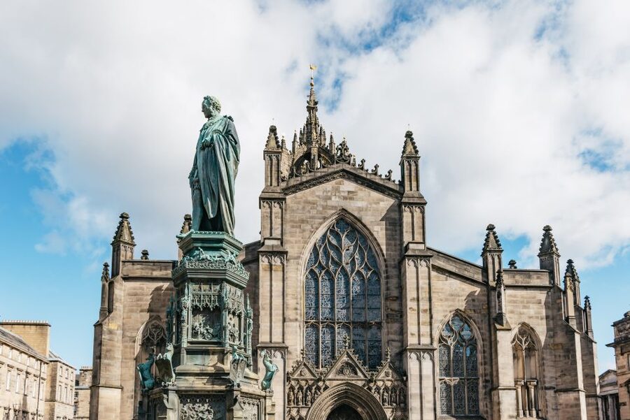 Edinburgh: Old Town History and Tales Walking Tour - St. Giles Cathedral and the heart of the Old Town