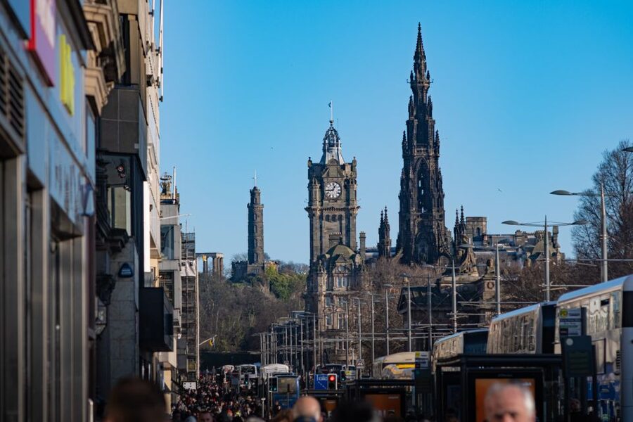 Edinburgh: Old Town History Walking Tour - Guides who make the difference