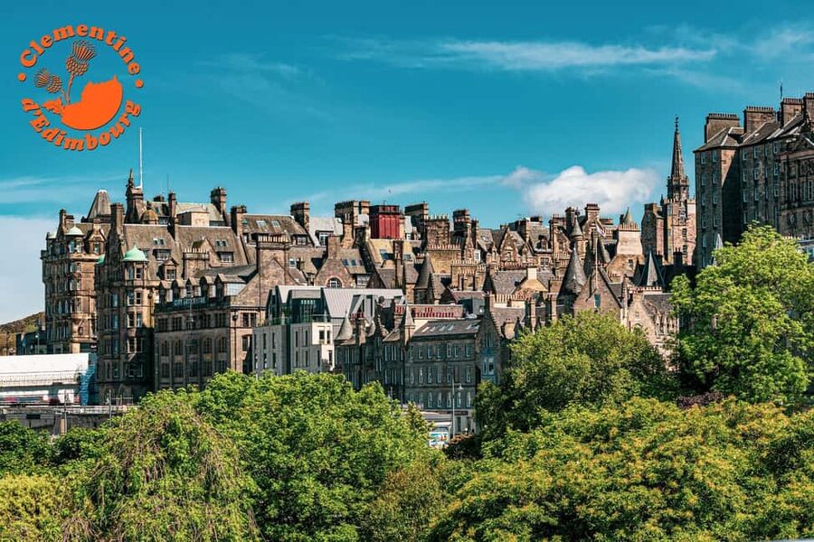 Edinburgh: Private Walking Tour in French with Clémentine - Key points at a glance