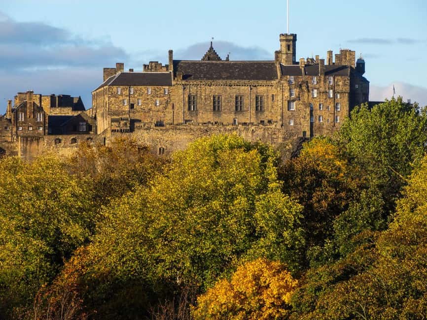 Edinburgh: Private Walking Tour in French with Clémentine - Greyfriars Kirkyard: history, legends, and Harry Potter links