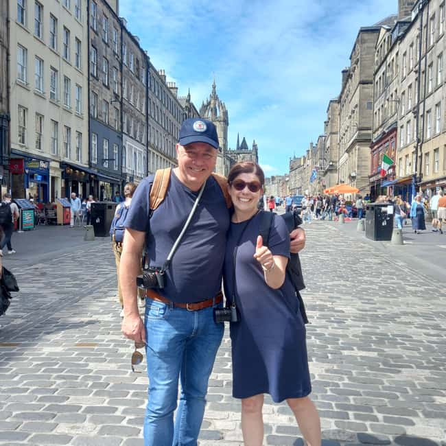 Edinburgh: Private Walking Tour with a Local - Walking through Edinburgh at your own pace