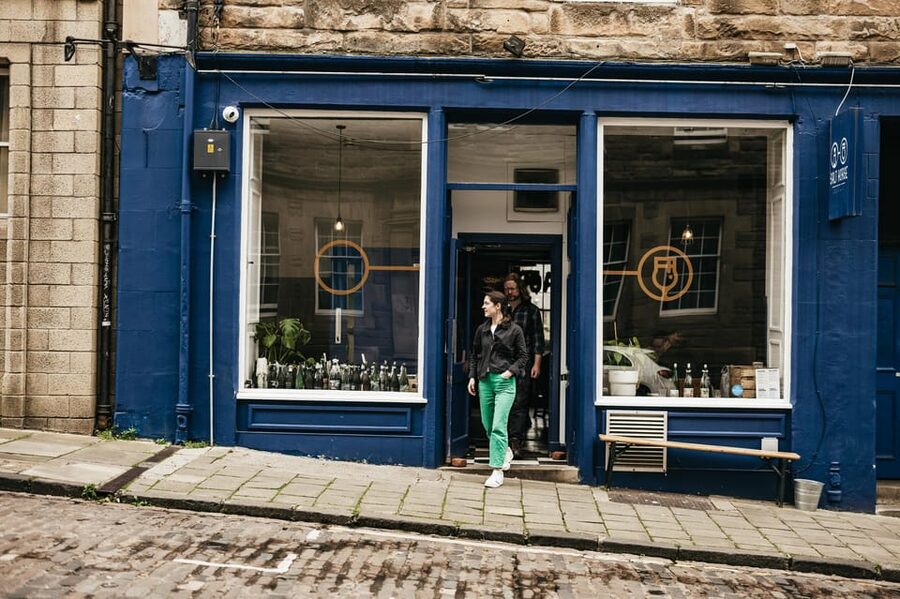 Edinburgh: Pubs and History Guided Walking Tour with Beer - Canongate: local pubs and the wider beer story