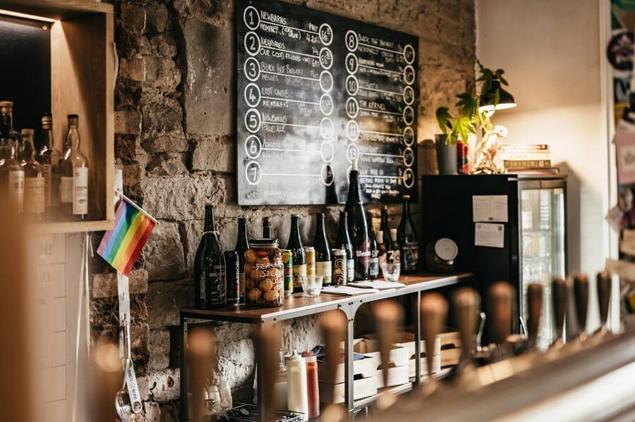 Edinburgh: Pubs and History Guided Walking Tour with Beer - Practical details that affect the experience