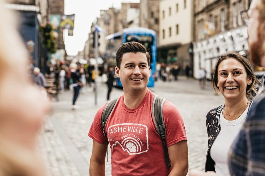 Edinburgh: Pubs and History Guided Walking Tour with Beer - Should you book it?
