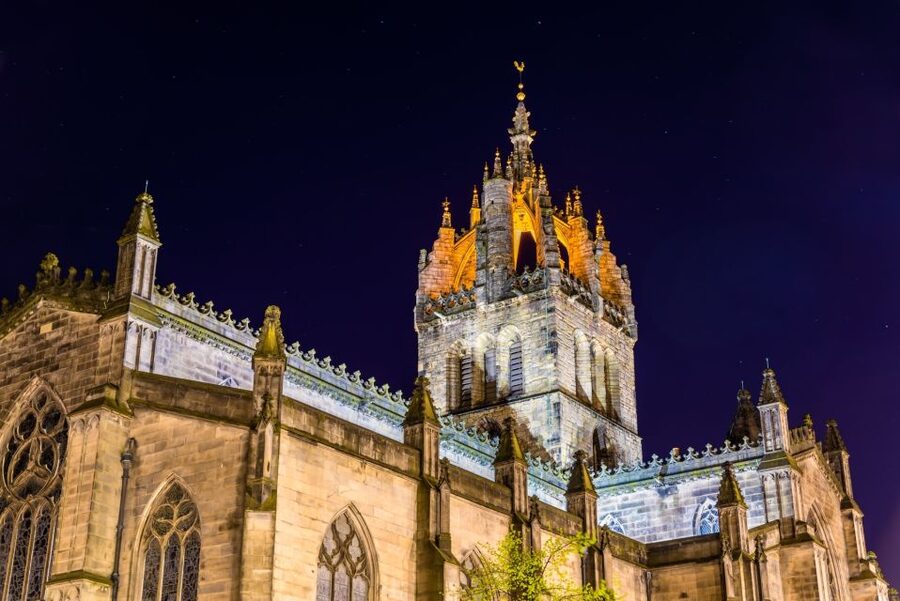 Edinburgh: The Dark Side Walking Tour - Old Town closes, murders, and the Burke and Hare story
