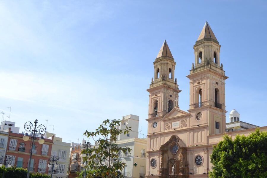English Cádiz Tour: Walking Tour with Local Guide - Plaza de España and the story of 1812