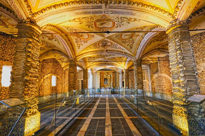 Évora: Private walking tour with tickets to main monuments - Starting at Praça do Giraldo