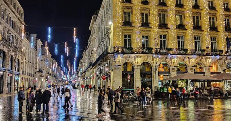 Exclusive! Bordeaux: Nighttime Highlights Walking Tour - A walk through Bordeaux’s lit center