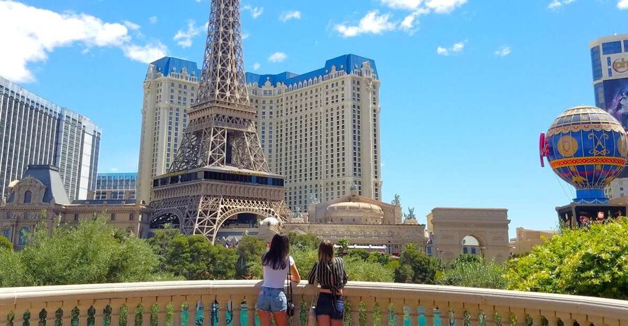 Explore Must-See Spots: Las Vegas Strip Walking Tour - Harrah’s and the route south