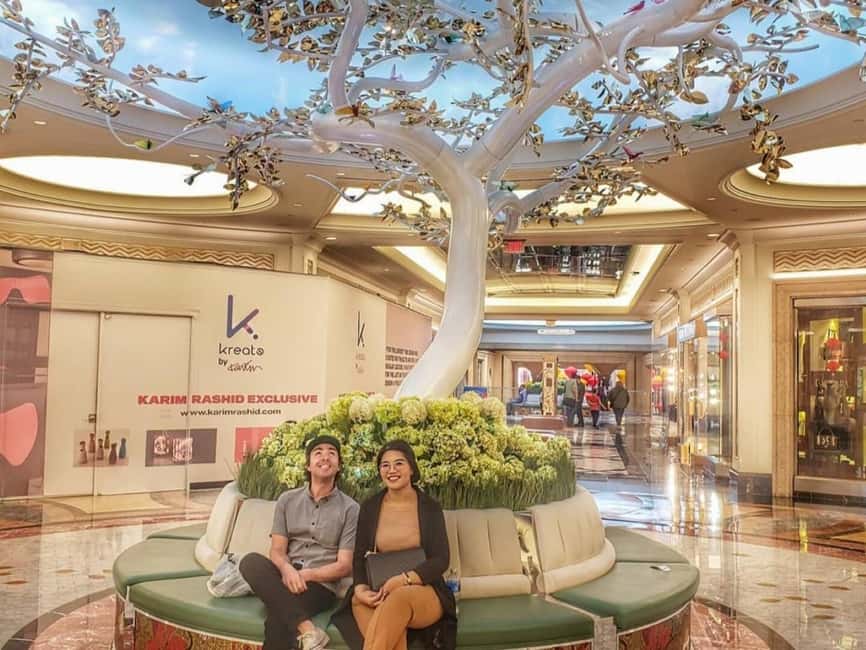 Explore Must-See Spots: Las Vegas Strip Walking Tour - What makes the guide’s style different