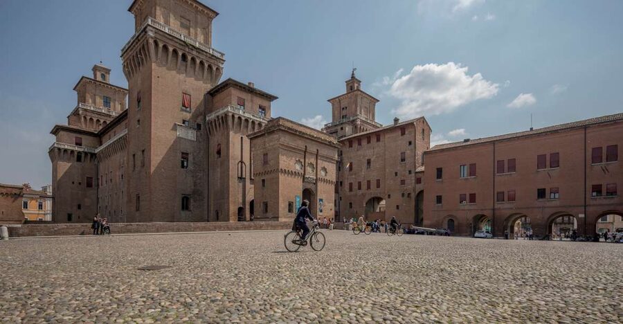 Ferrara: City Highlights Walking Tour with Local Guide - Walking Corso Ercole I d’Este