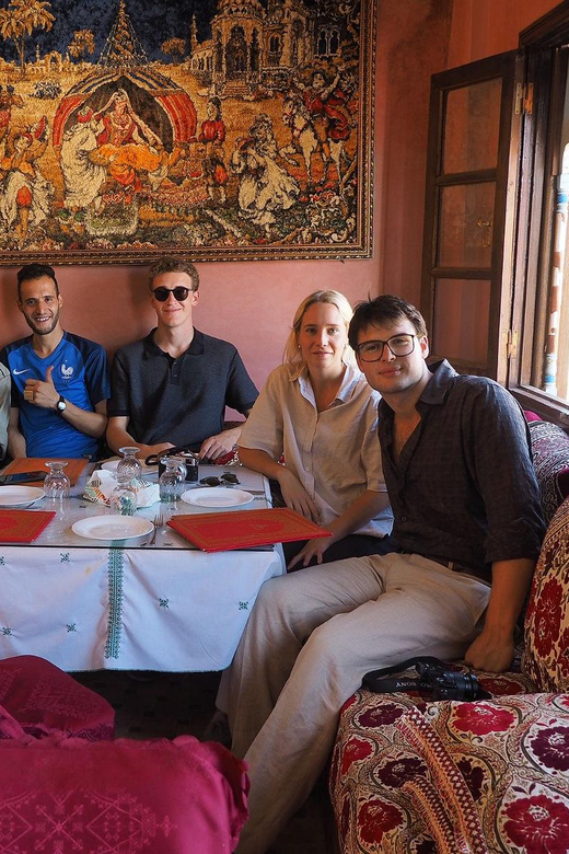 Fez: Guided Walking Tour of the Historic Medina - Moroccan food, street tastings, and lunch