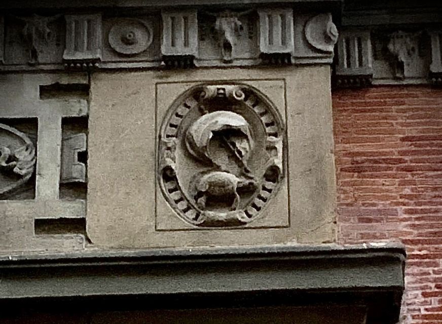 Florence: Dark Mysteries and Legends Guided Walking Tour - Piazza della Santissima Annunziata and Brunelleschi’s design