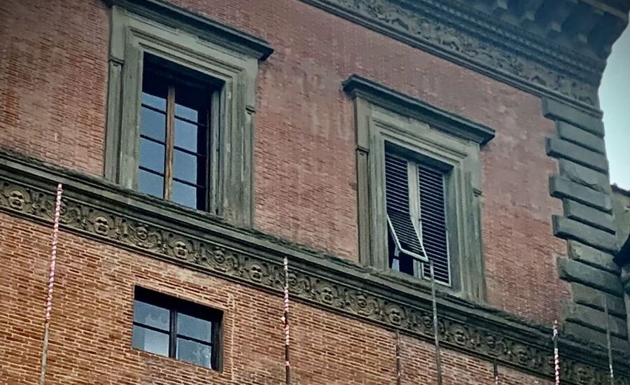 Florence: Dark Mysteries and Legends Guided Walking Tour - The old streets where stories gather