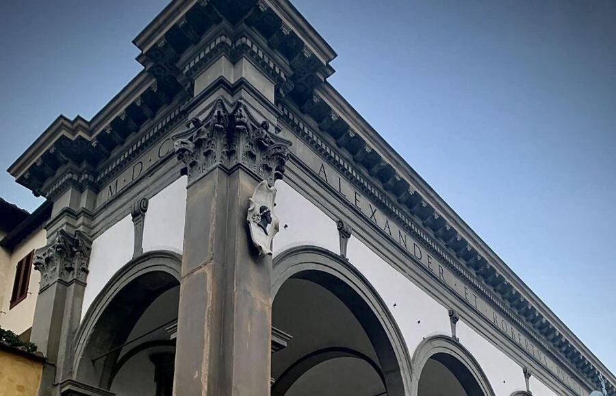 Florence: Dark Mysteries and Legends Guided Walking Tour - Finishing at Ponte Vecchio