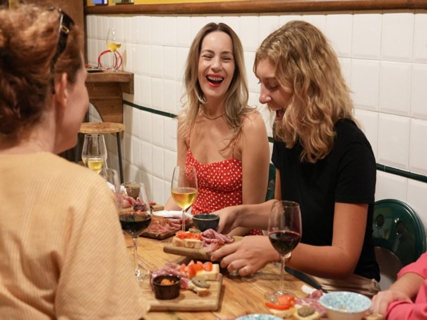 Florence: Food Walking Tour with Local Steak and Tuscan Wine - Via dei Neri brings the traditional flavors