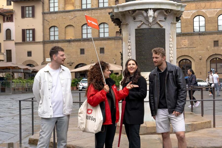 Florence: Food Walking Tour with Local Steak and Tuscan Wine - What the guides add to the experience