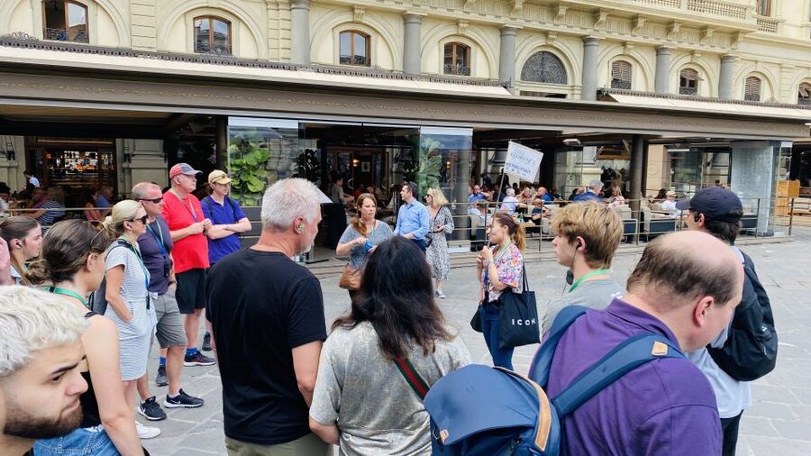 Florence: Guided Walking Tour - Group size, pace, and hearing the commentary
