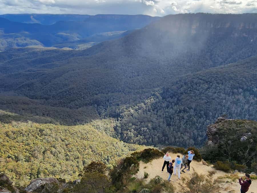From Sydney: Blue Mountains Tour with Waterfall Walk & Lunch - What the minibus day feels like