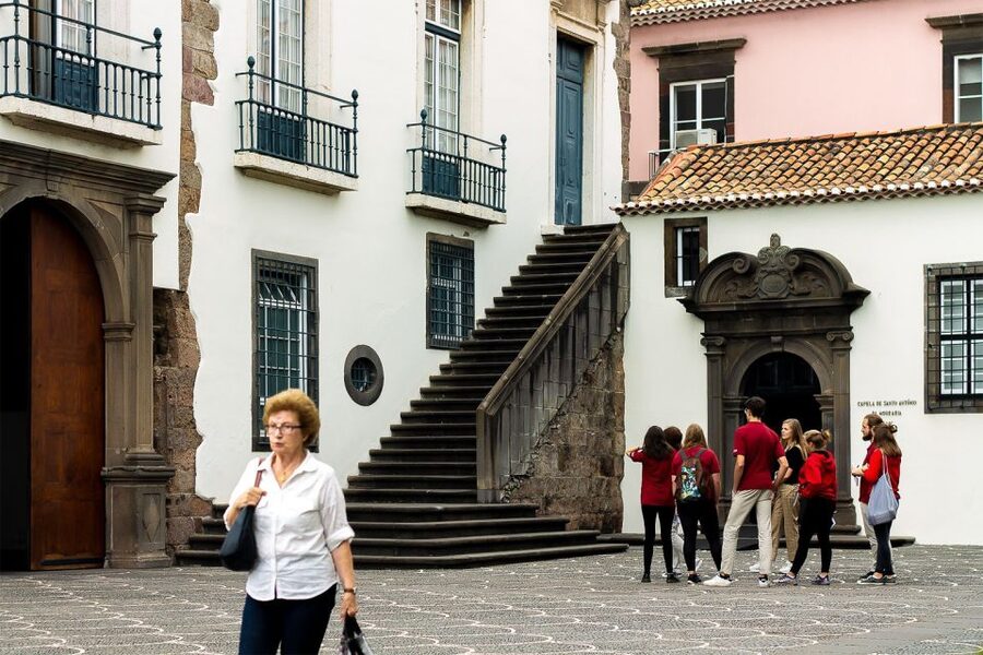 Funchal: Old Town Walking Tour - City Hall and the first taste of old Funchal